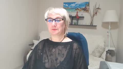Snapshot of leilamays chatting on 01.25.25 Leila Kinky online show from 01.25.25