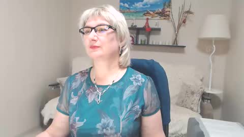 Snapshot of leilamays chatting on 01.30.25 Leila Kinky online show from 01.30.25