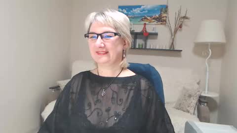 Snapshot of leilamays chatting on 01.31.25 Leila Kinky online show from 01.31.25