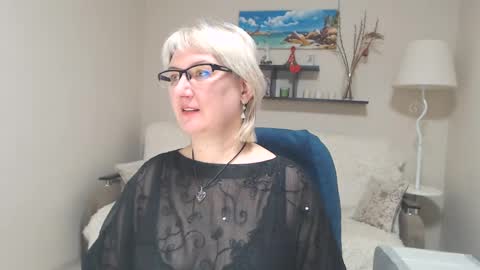 Snapshot of leilamays chatting on 01.31.25 Leila Kinky online show from 01.31.25