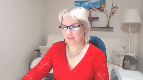 Snapshot of leilamays chatting on 02.04.25 Leila Kinky online show from 02.04.25