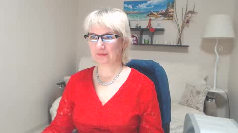 Snapshot of leilamays chatting on 02.04.25 Leila Kinky online show from 02.04.25