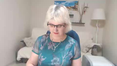 Snapshot of leilamays chatting on 02.07.25 Leila Kinky online show from 02.07.25