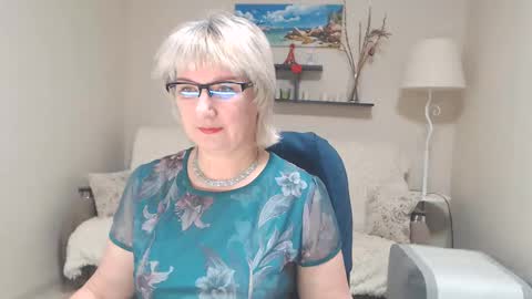 Snapshot of leilamays chatting on 02.09.25 Leila Kinky online show from 02.09.25