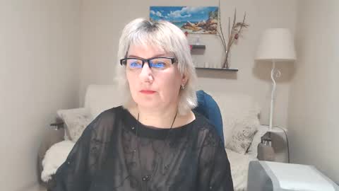 Snapshot of leilamays chatting on 02.11.25 Leila Kinky online show from 02.11.25