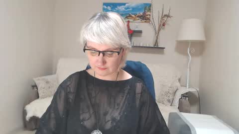 Snapshot of leilamays chatting on 02.15.25 Leila Kinky online show from 02.15.25