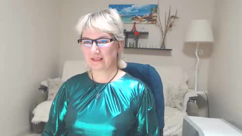 Snapshot of leilamays chatting on 02.19.25 Leila Kinky online show from 02.19.25