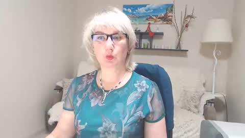 Snapshot of leilamays chatting on 02.20.25 Leila Kinky online show from 02.20.25