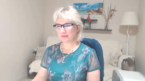 Snapshot of leilamays chatting on 02.21.25 Leila Kinky online show from 02.21.25