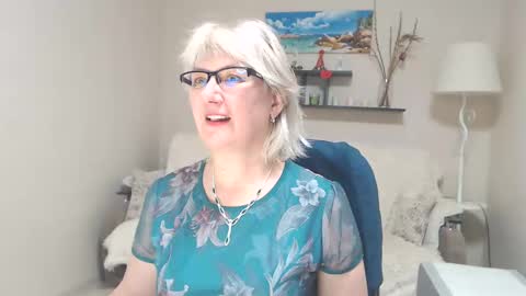 Snapshot of leilamays chatting on 02.21.25 Leila Kinky online show from 02.21.25