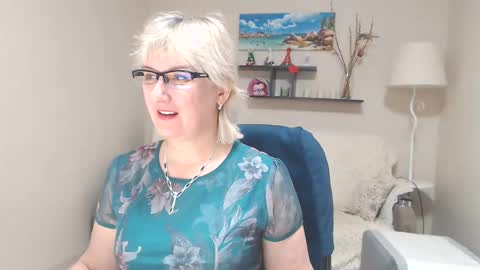 Snapshot of leilamays chatting on 02.23.25 Leila Kinky online show from 02.23.25