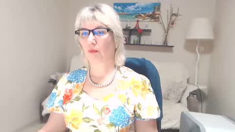 Snapshot of leilamays chatting on 02.25.25 Leila Kinky online show from 02.25.25