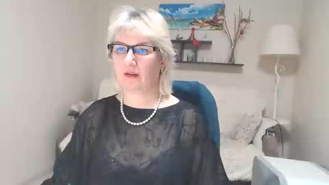 Snapshot of leilamays chatting on 02.25.25 Leila Kinky online show from 02.25.25