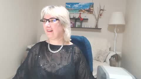 Snapshot of leilamays chatting on 02.27.25 Leila Kinky online show from 02.27.25