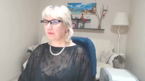 Snapshot of leilamays chatting on 02.27.25 Leila Kinky online show from 02.27.25