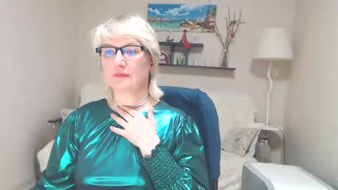 Snapshot of leilamays chatting on 03.06.25 Leila Kinky online show from 03.06.25