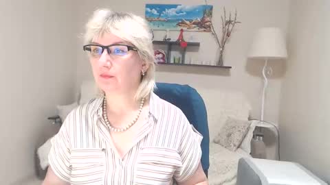 Snapshot of leilamays chatting on 03.07.25 Leila Kinky online show from 03.07.25