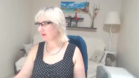 Snapshot of leilamays chatting on 03.07.25 Leila Kinky online show from 03.07.25
