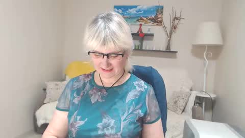 Snapshot of leilamays chatting on 03.12.25 Leila Kinky online show from 03.12.25
