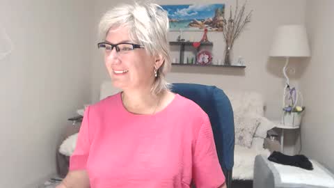 Snapshot of leilamays chatting on 09.26.25 Leila Kinky online show from 09.26.25