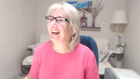 Snapshot of leilamays chatting on 09.27.25 Leila Kinky online show from 09.27.25