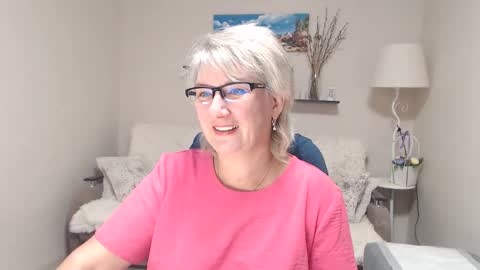 Snapshot of leilamays chatting on 09.29.25 Leila Kinky online show from 09.29.25