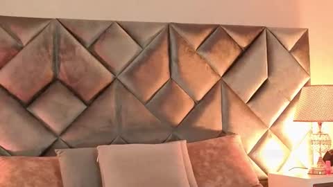 Snapshot of leizathompson chatting on 02.14.26 Leizathompson online show from 02.14.26