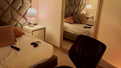 Snapshot of leizathompson chatting on 02.20.26 Leizathompson online show from 02.20.26