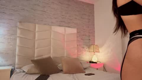 Snapshot of leizathompson chatting on 02.25.26 Leizathompson online show from 02.25.26