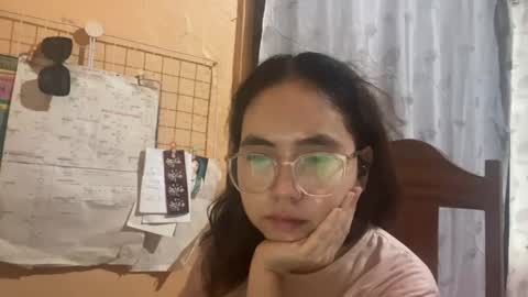 Snapshot of lekishaparran chatting on 05.15.26 Kira online show from 05.15.26