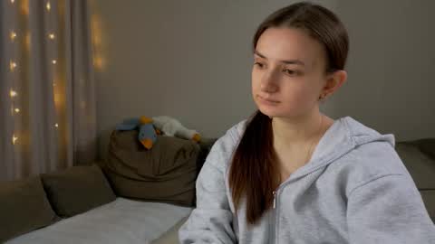 Lelia online show from 02.05.26