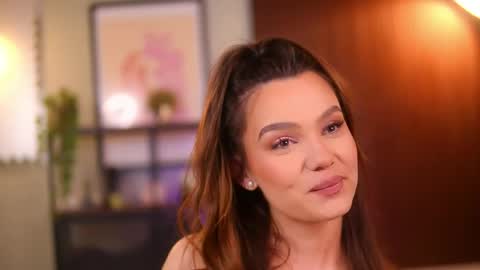 Lena Laurent online show from 04.03.26