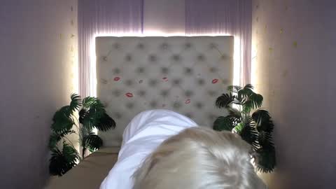 Snapshot of lena_paulles chatting on 12.03.24 Lena online show from 12.03.24