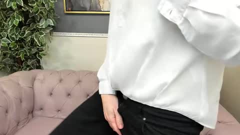 Snapshot of lena_paulles chatting on 02.09.25 Lena online show from 02.09.25