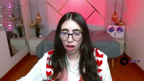 Snapshot of lena_roses chatting on 05.11.26 Lena online show from 05.11.26