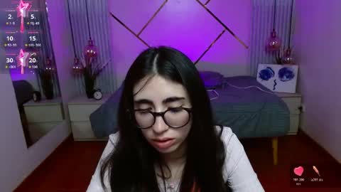 Snapshot of lena_roses chatting on 05.19.26 Lena online show from 05.19.26