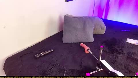 Lenaandwilliam online show from 01.03.25