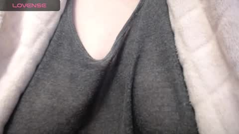 Snapshot of lenagolden chatting on 01.20.25 lenagolden online show from 01.20.25