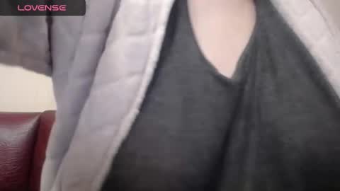 Snapshot of lenagolden chatting on 01.29.25 lenagolden online show from 01.29.25