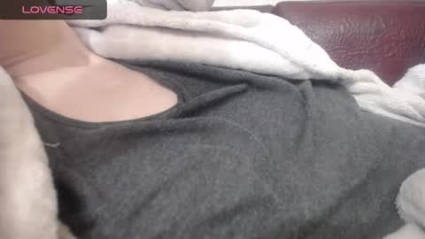 Snapshot of lenagolden chatting on 02.12.25 lenagolden online show from 02.12.25