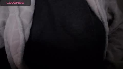 Snapshot of lenagolden chatting on 10.21.25 lenagolden online show from 10.21.25