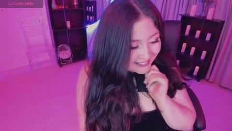 Lenna Kang online show from 12.26.24