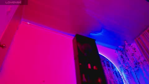 Lenna Kang online show from 01.06.25