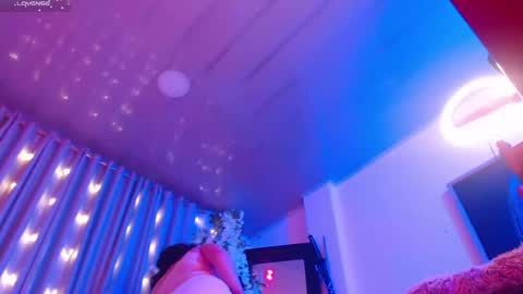 Lenna Kang online show from 01.19.25