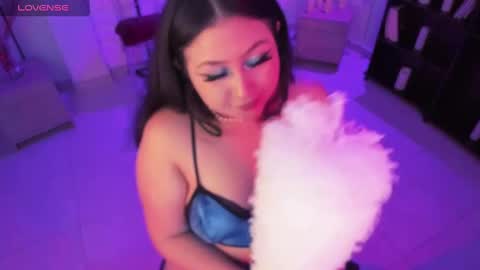 Lenna Kang online show from 01.26.25