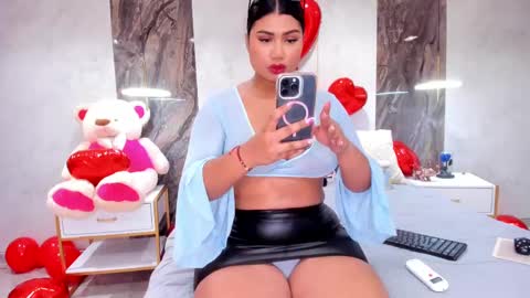 Lenathompson online show from 02.21.25