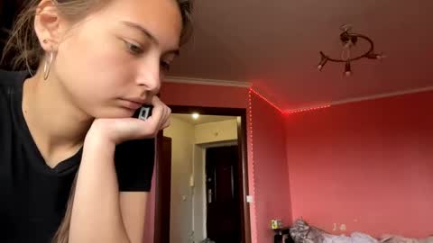 Hellomy name is Natalyits my first day here nice to meet you Give me 50 thumbs ups online show from 04.15.26