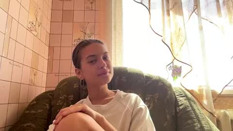 Snapshot of lenniepennachio chatting on 05.22.26 Hellomy name is Natalyits my first day here nice to meet you Give me 50 thumbs ups online show from 05.22.26