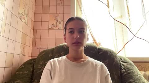 Snapshot of lenniepennachio chatting on 05.31.26 Hellomy name is Natalyits my first day here nice to meet you Give me 50 thumbs ups online show from 05.31.26