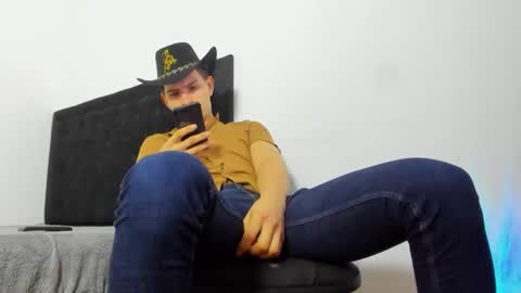 leo183877 online show from 02.26.26